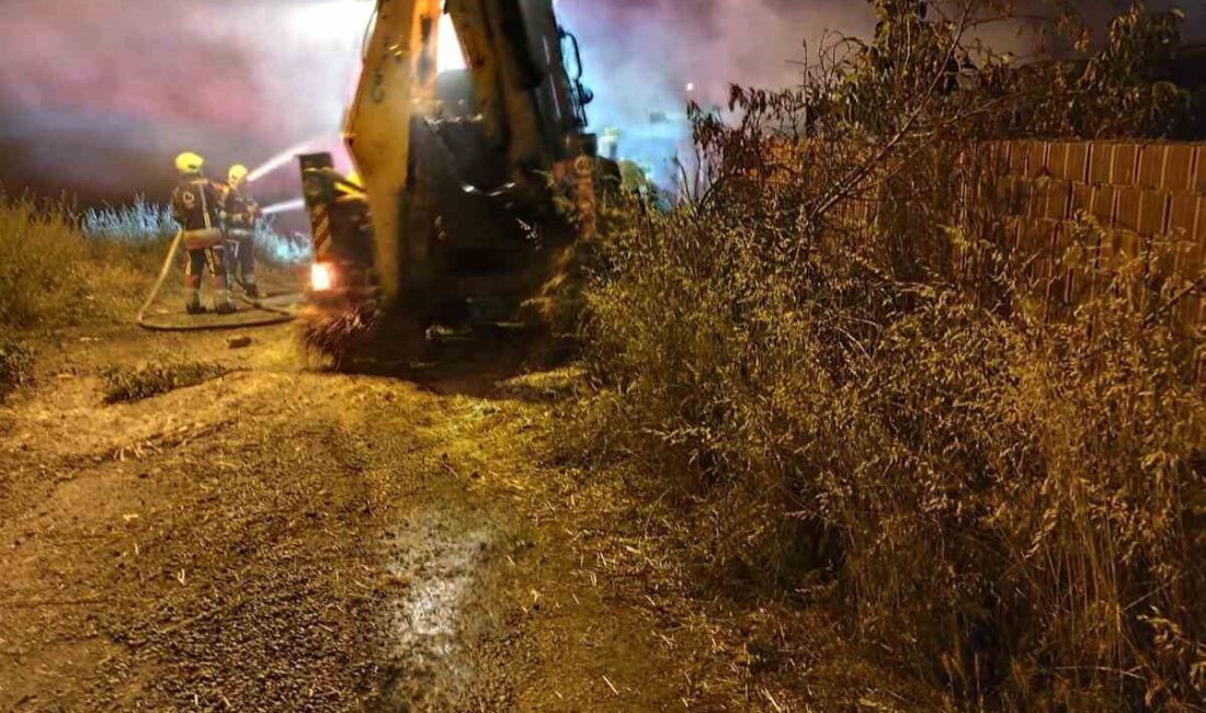 Balıkesir’in İvrindi ilçesinde bulunan bir ahırda meydana gelen yangında 200