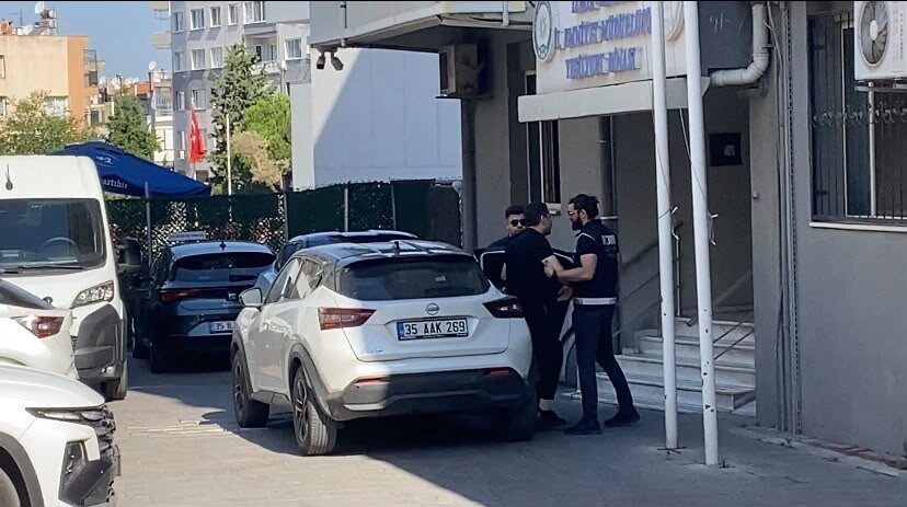 İzmir Cumhuriyet Başsavcılığı tarafından yürütülen rüşvet ve usulsüzlük soruşturması çerçevesinde