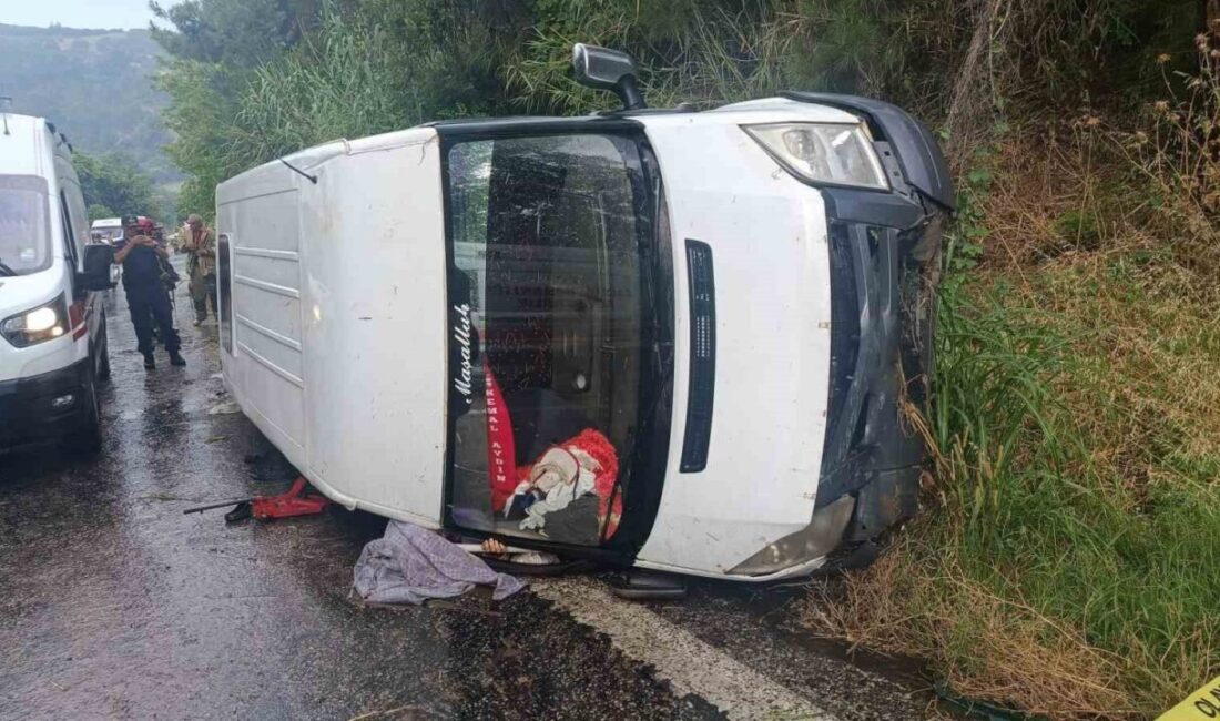 İzmir’in Kiraz ilçesinde, aşırı yağışların neden olduğu bir trafik kazasında,