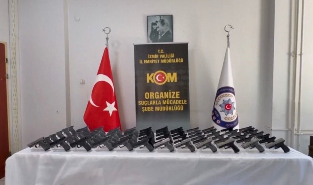 İzmir’de polis ekipleri tarafından suç örgütlerine yönelik gerçekleştirilen operasyonda 96