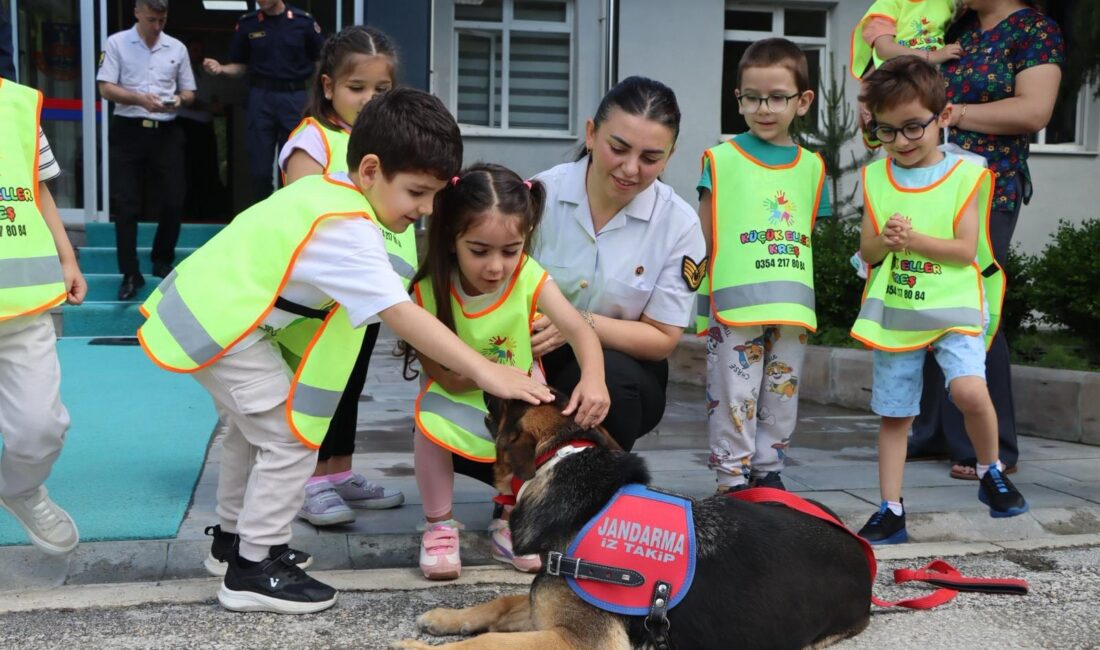 Yozgat İl Jandarma Komutanlığı, kapılarını bu kez minik konuklarına açtı.