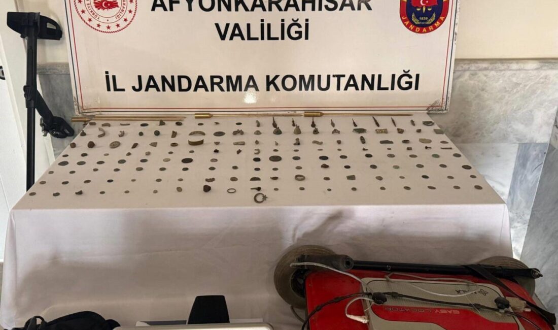 Afyonkarahisar’da Jandarma ekipleri, Salar beldesinde gerçekleştirdikleri operasyonda tarihi öneme sahip