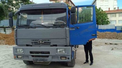 Kadıköy’de bir boş araziye kaçak şekilde toprak döken ve ehliyetsiz