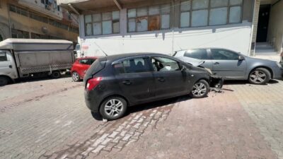 Kağıthane’de park halindeki bir araç henüz belirlenemeyen bir nedenle yokuştan