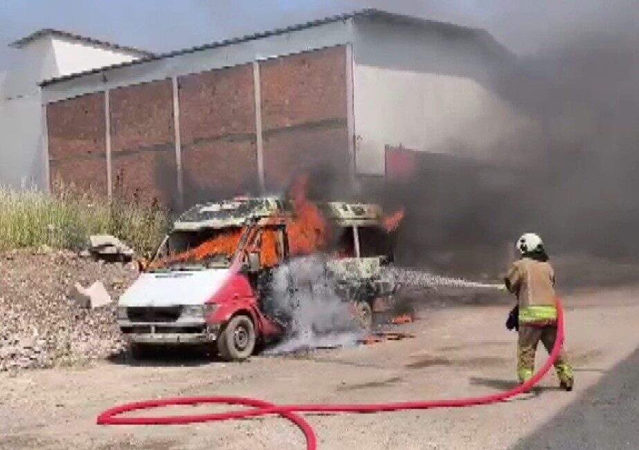 Kahramanmaraş’ta yaşanan bir olayda, itfaiye ekipleri tarafından kontrol altına alınan