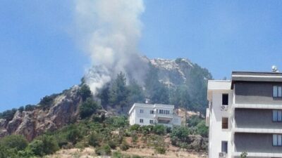 Kahramanmaraş’ta Ahır Dağı Tömek mevkiinde meydana gelen orman yangını, Kahramanmaraş