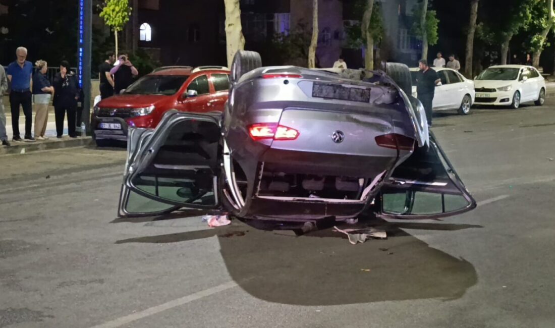 Kahramanmaraş’ta meydana gelen bir trafik kazasında, yarış yaparak ilerleyen ve