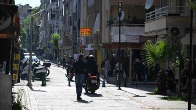 Manisa Büyükşehir Belediyesi, kent merkezinde bulunan Sevgi Yolları’nda yayaların güvenliğini