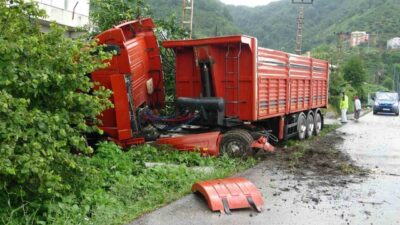 Giresun’da, Karadeniz Sahil Yolu üzerinde meydana gelen bir kaza, büyük