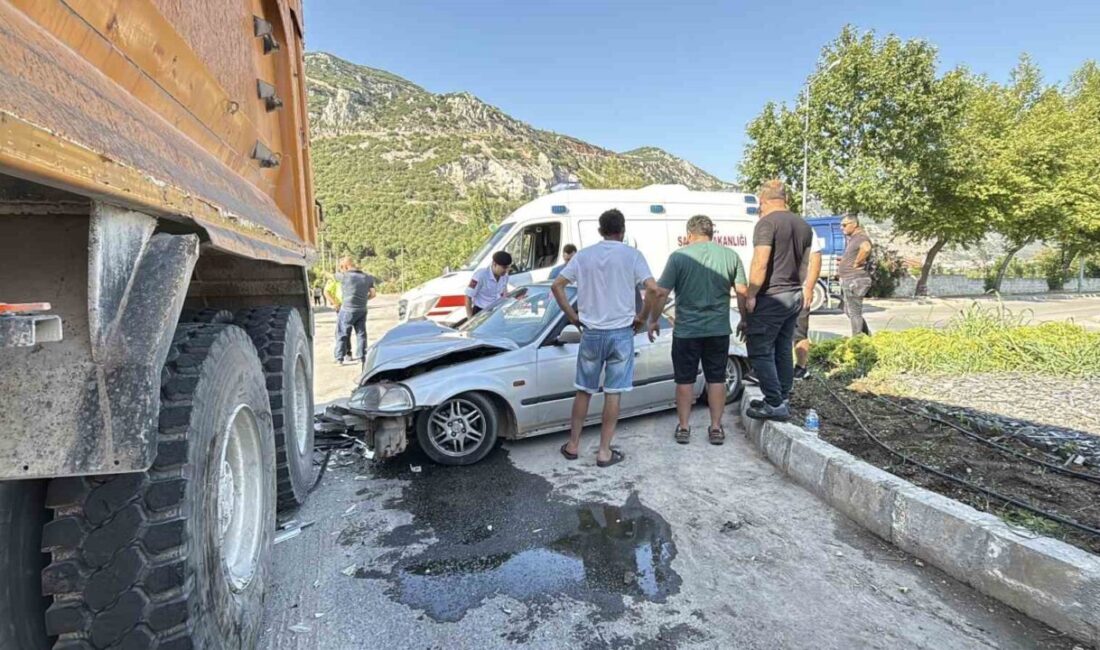Muğla’nın Menteşe ilçesinde bir kamyona arkadan çarpan otomobilin genç sürücüsü
