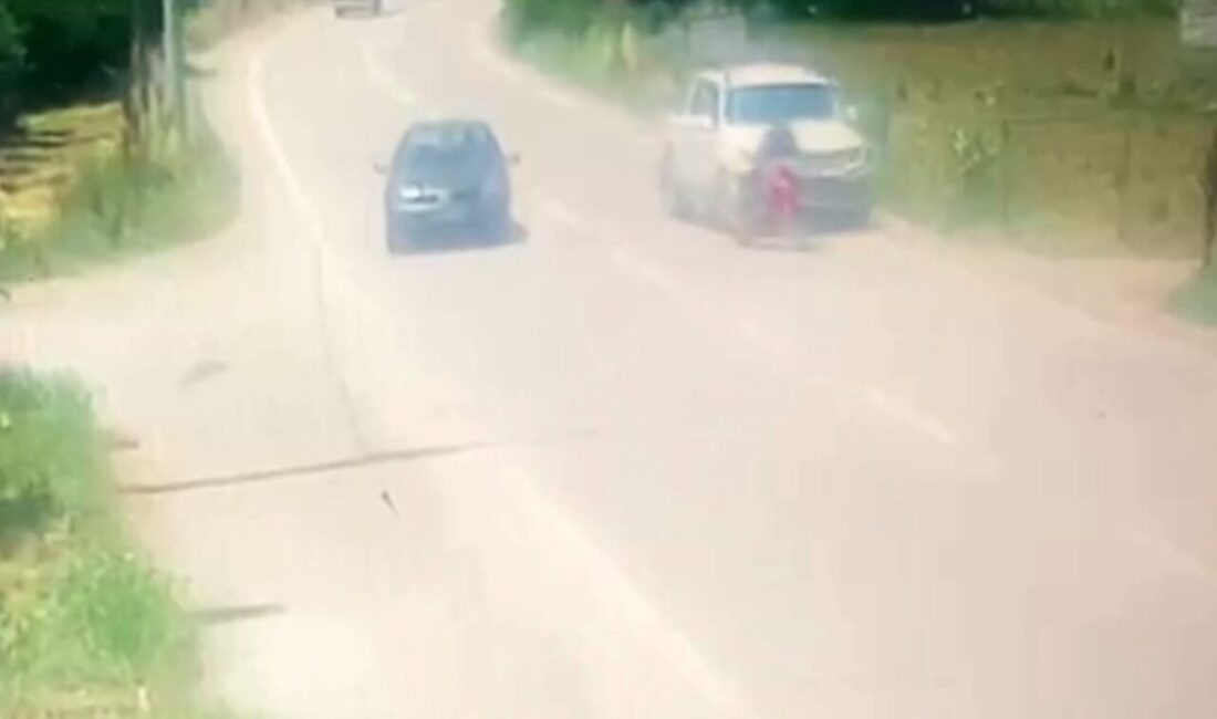 Bursa’nın İnegöl ilçesinde meydana gelen trafik kazasında motosiklet ile kamyonet