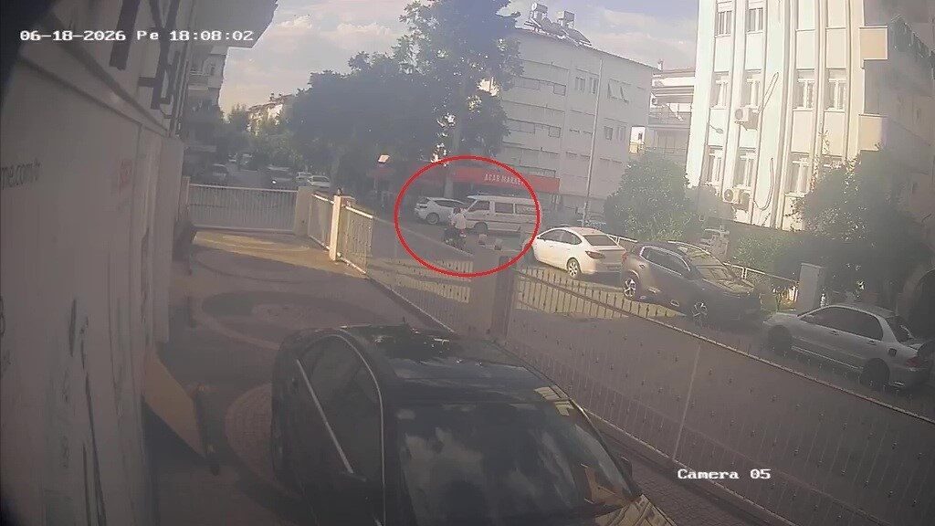 Antalya’nın Manavgat ilçesinde Aşağı Hisar Mahallesi Hükümet Caddesi’nde yaşanan bir