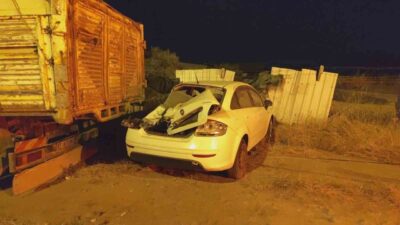 Manavgat ilçesinde meydana gelen trafik kazasında, seyir halindeki bir otomobil