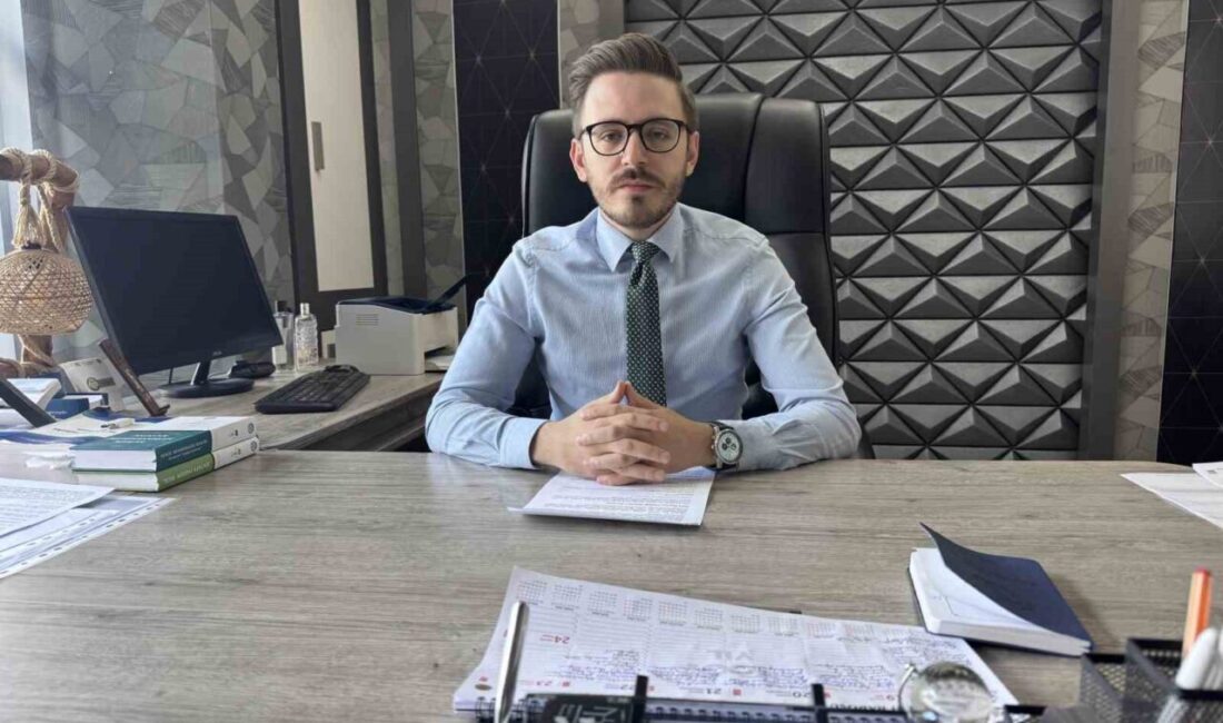 Avukat Mustafa Erkulu, apartmanlarda daire kapılarının önüne bırakılan ayakkabı, terlik