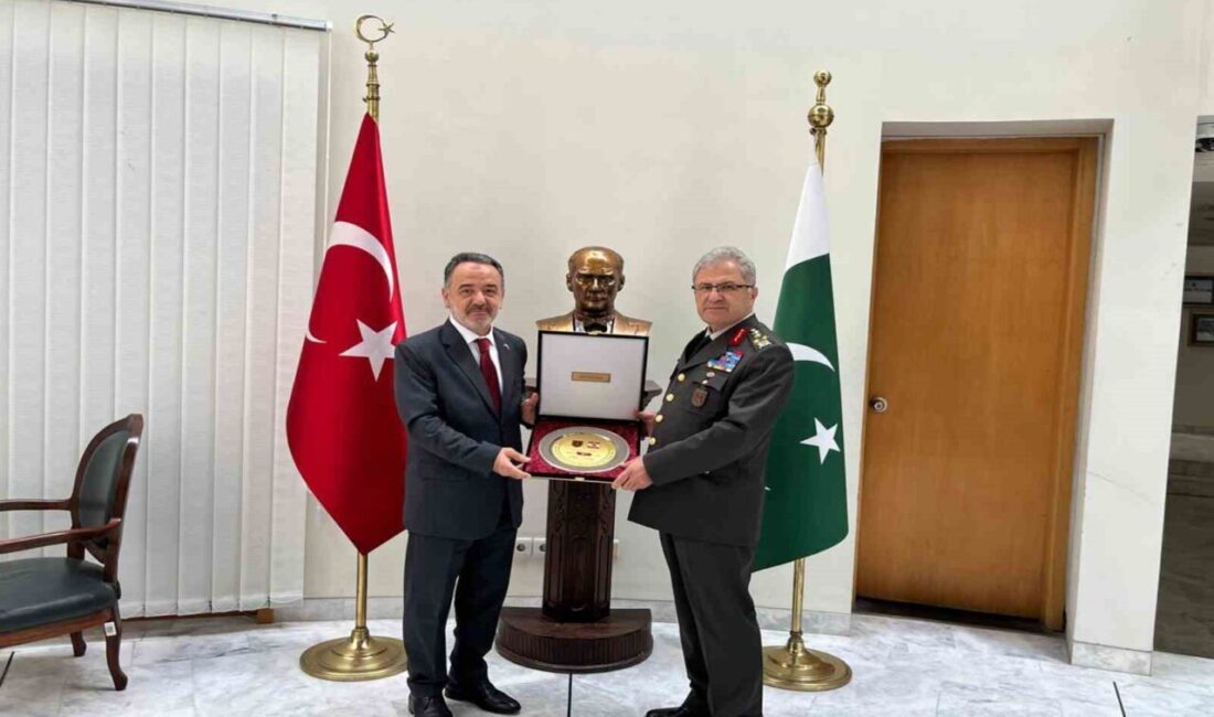 Kara Kuvvetleri Komutanı Orgeneral Metin Tokel, Pakistan Genelkurmay Başkanı Orgeneral