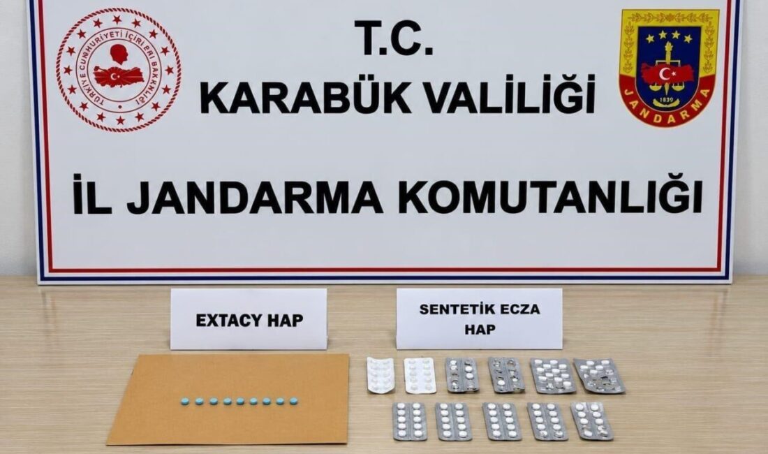 Karabük’te gerçekleştirilen operasyonlarda sentetik uyuşturucu ve ecstasy hap ele geçirilirken,
