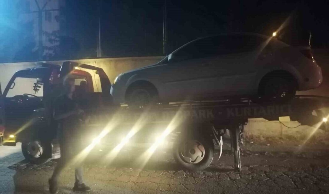 Kilis’te, Öncüpınar Hudut Karakolu yolunda park yasağına uymayan sürücüler nedeniyle
