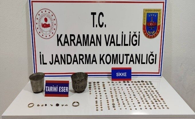 Karaman’da Jandarma operasyonu sonucunda çeşitli tarihi eserler ele geçirildi ve
