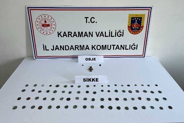 Karaman’da Jandarma ekiplerinin yürüttüğü operasyonlarda tarihi eserler ve çok sayıda