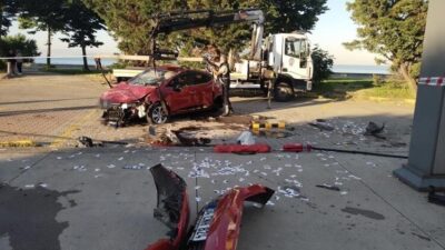 Kartal ilçesinde seyir halindeki bir araç, sürücüsünün kontrolünden çıkarak takla