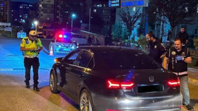 Kastamonu’da polis ekipleri tarafından gerçekleştirilen denetimde, aranma kararı bulunan 1