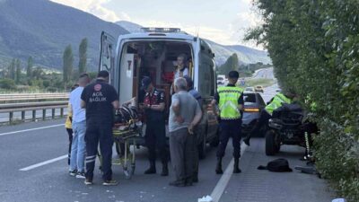 Kastamonu’nun Tosya ilçesinde D100 karayolunda bir ATV’nin bariyerlere çarpması sonucu