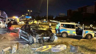 Kastamonu’da meydana gelen bir trafik kazasında 2 aracın çarpışması sonucu