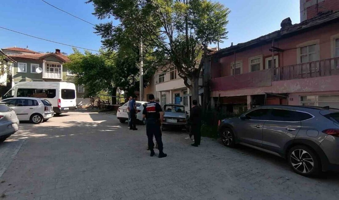 Kastamonu’nun Hanönü ilçesinde jandarma ekipleri tarafından yapılan operasyonlarda, uyuşturucu bulundurduğu