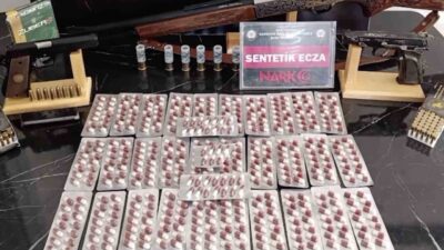 Kastamonu ilindeki polis operasyonunda 470 adet sentetik ecza hapı bulundu.