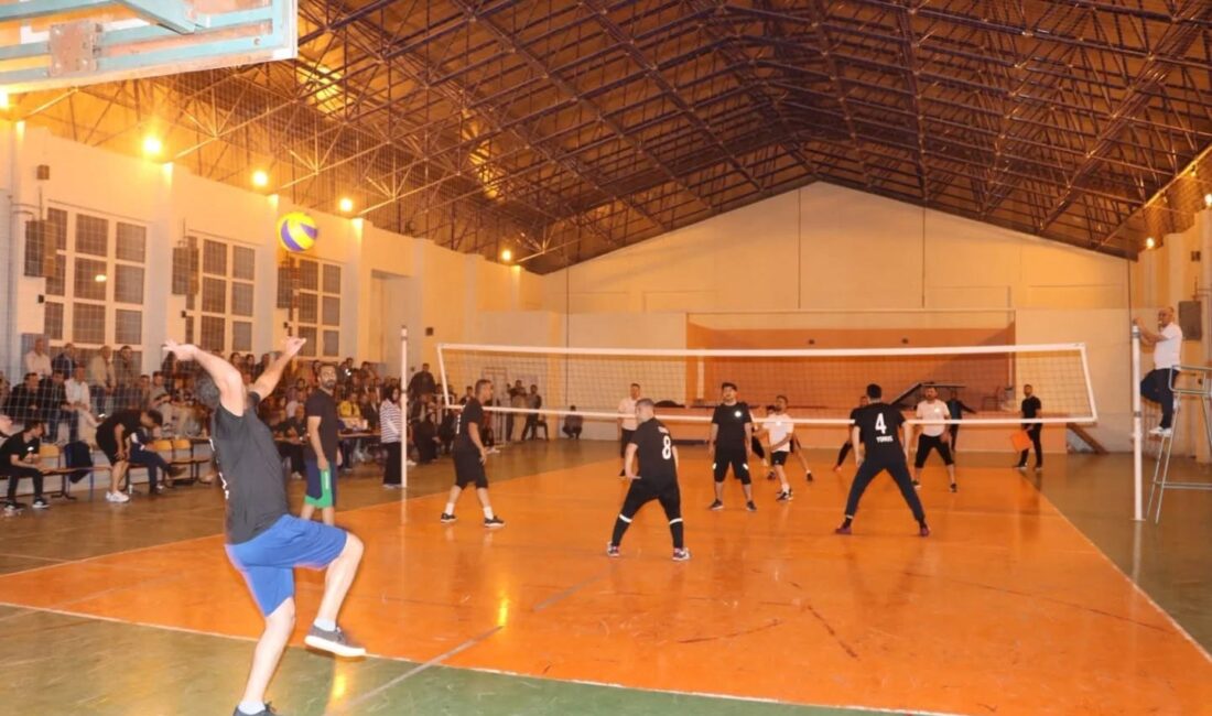 Yerköy İskele Kurumlar Arası Voleybol Turnuvası kapsamında, sporun birleştirici gücünü
