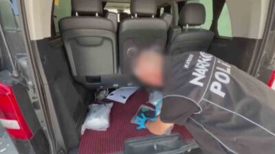 Kayseri İl Emniyet Müdürlüğü ekipleri tarafından gerçekleştirilen operasyonda bir araçtan
