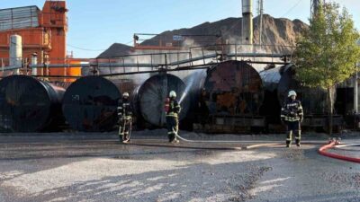 Kayseri’nin Melikgazi ilçesinde bir asfalt şantiyesinde bulunan tankerlerde çıkan yangın