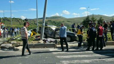 Kayseri’nin Bünyan ilçesinde meydana gelen trafik kazasında, kavşakta çarpışan iki