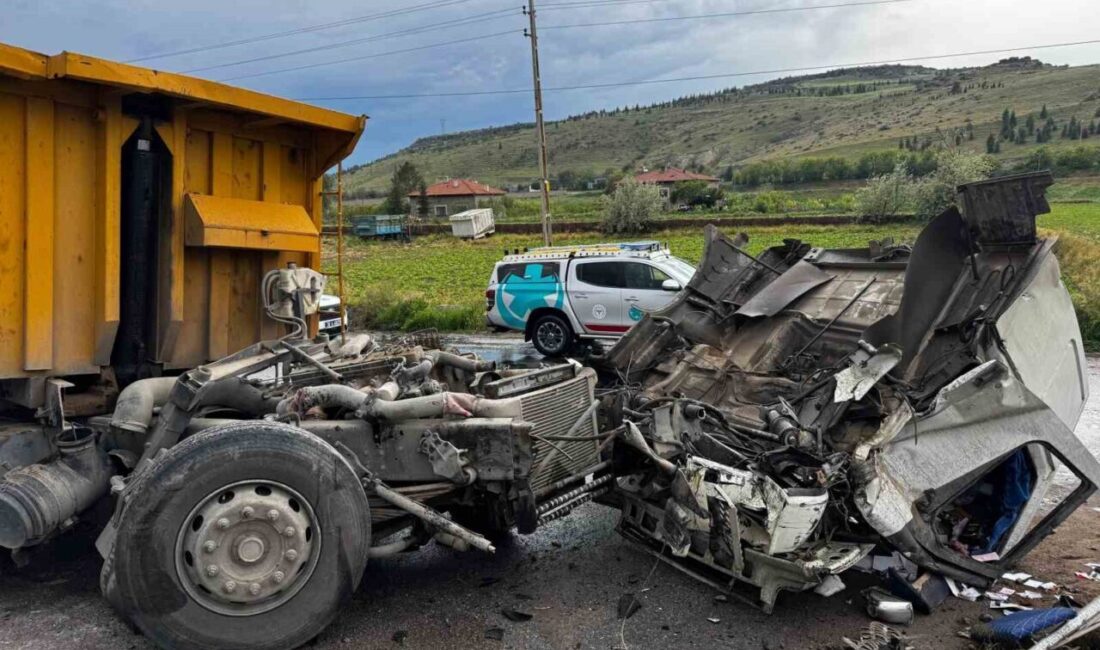 Kayseri’nin Kocasinan ilçesinde meydana gelen trafik kazasında, hafriyat kamyonu ile