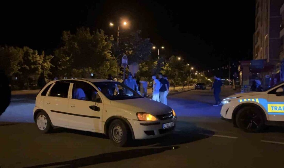 Kocasinan ilçesinde meydana gelen trafik kazasında bir otomobil ile bir