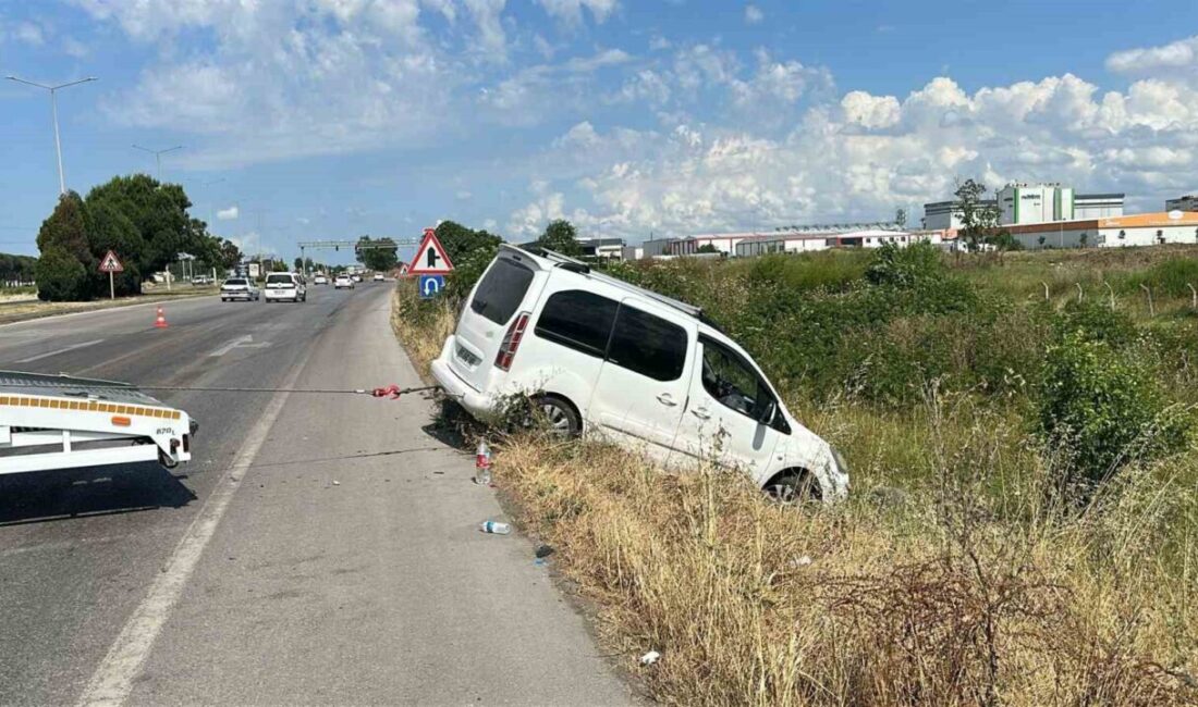 Samsun’un Tekkeköy ilçesinde gerçekleşen bir trafik kazasının ardından yola dökülen