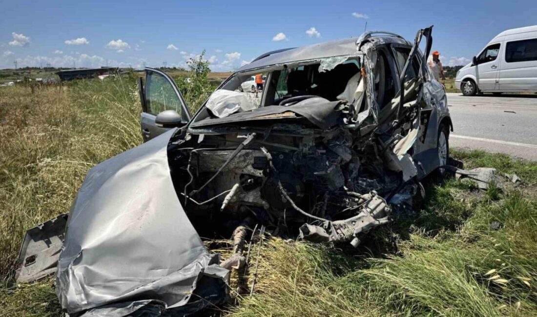 Edirne’nin Süloğlu Kavşağı yakınlarında meydana gelen korkunç trafik kazasında, tır