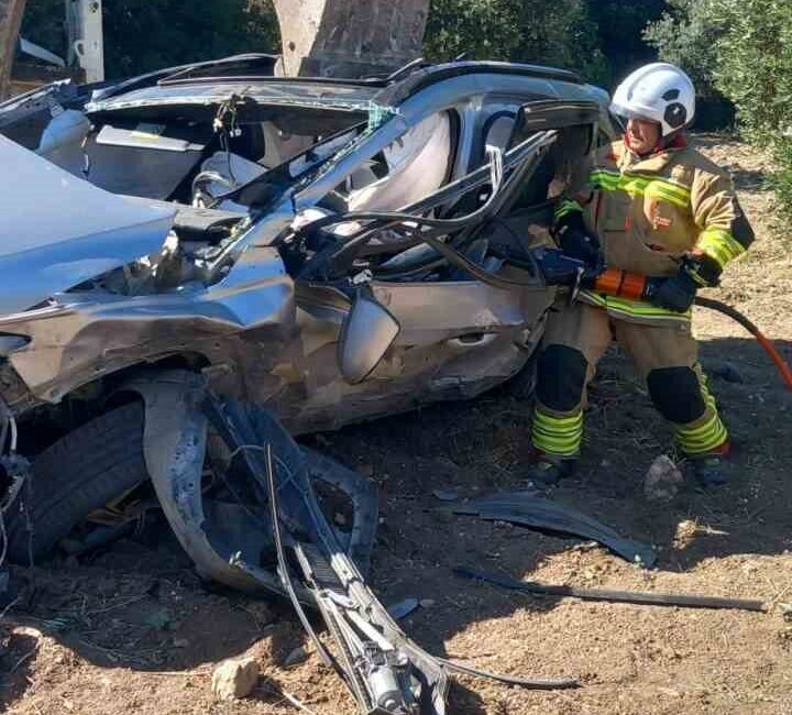 Hatay’da meydana gelen elim bir kaza sonucunda cipin uçuruma yuvarlanması