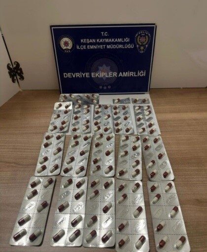 Keşan ilçesinde, polisin şüphe üzerine durdurduğu O.P. isimli kişinin üst