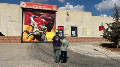 Kilis’te jandarma ekiplerinin gerçekleştirdiği operasyonlarda çeşitli suçlardan aranan 21 kişi