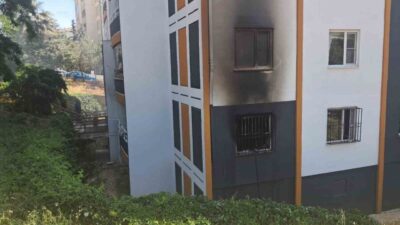 Kilis şehrinde meydana gelen bir ev yangınında dumandan etkilenen dört