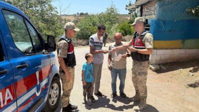 Kilis İl Jandarma Komutanlığı Trafik Jandarması ekipleri, okul ve çevre