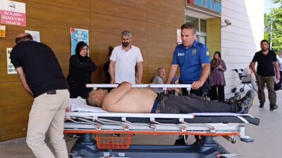 Bursa’nın İnegöl ilçesinde bir adam, kiraz toplamak için çıktığı ağaçtan