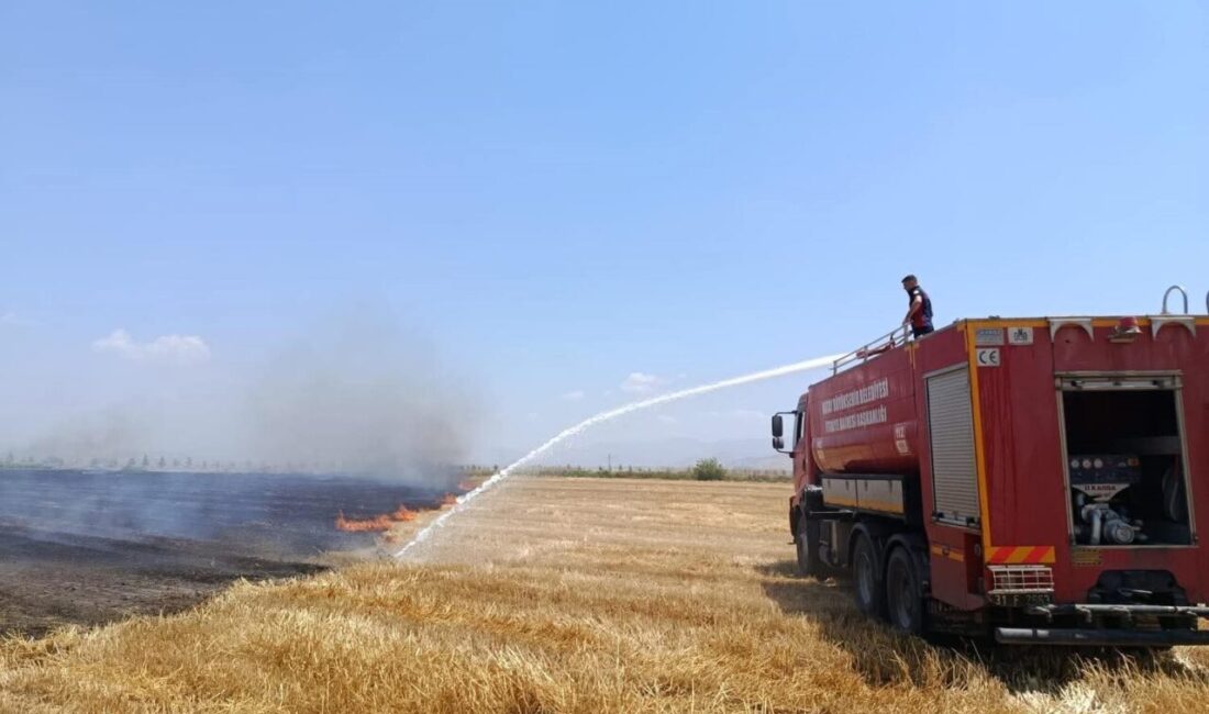 Kırıkhan ilçesinde yaşanan anız yangını, hızla müdahale eden itfaiye ekipleri