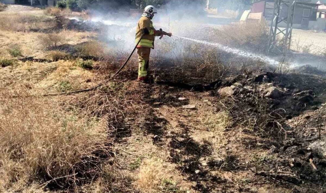 Kırıkhan ilçesinde Bahçelievler Mahallesi’nde meydana gelen yangın, itfaiye ekibinin hızlı
