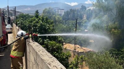 Kırıkhan ilçesindeki bir bahçede çıkan yangın, itfaiye ekiplerinin hızlı müdahalesiyle