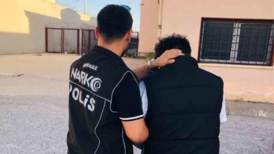 Kırıkkale’de gerçekleştirilen operasyonda polis ekipleri tarafından gözaltına alınan 2 zanlı