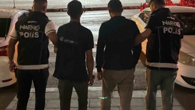 Kırıkkale’de polis ekipleri tarafından gerçekleştirilen uyuşturucu operasyonunda tutuklanan 2 şüpheli