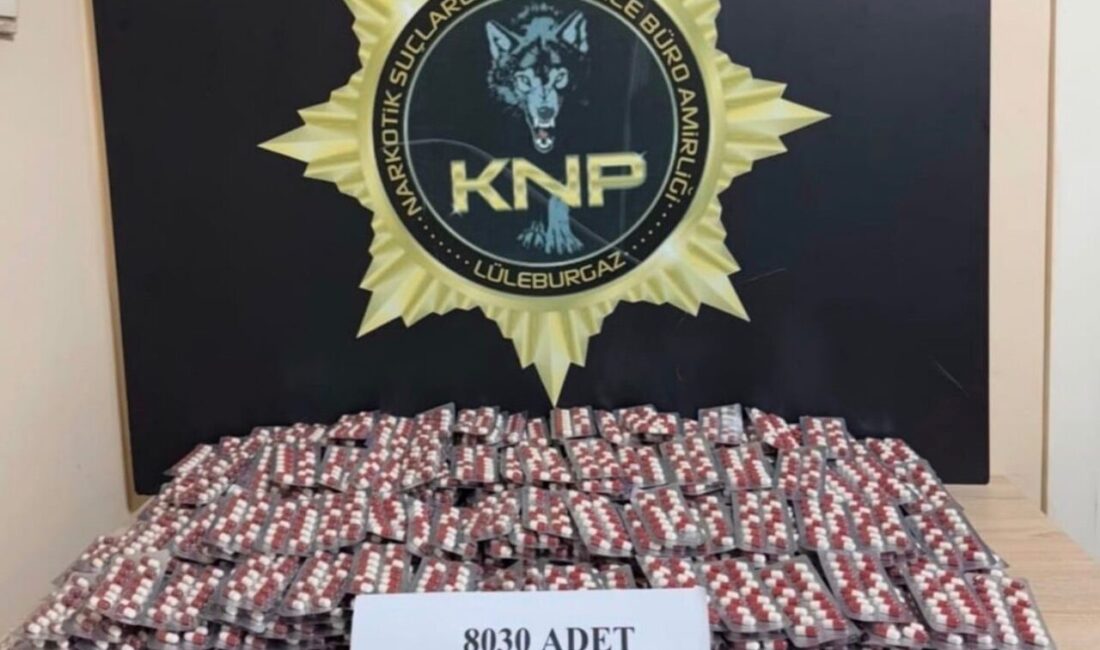 Kırklareli ilinde polis ekipleri, şüpheli bir araçta bulunan 3 kişinin