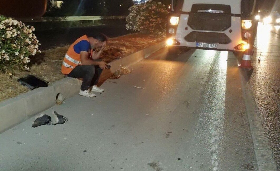 Manavgat ilçesinde meydana gelen zincirleme trafik kazasında 44 yaşındaki Ahmet